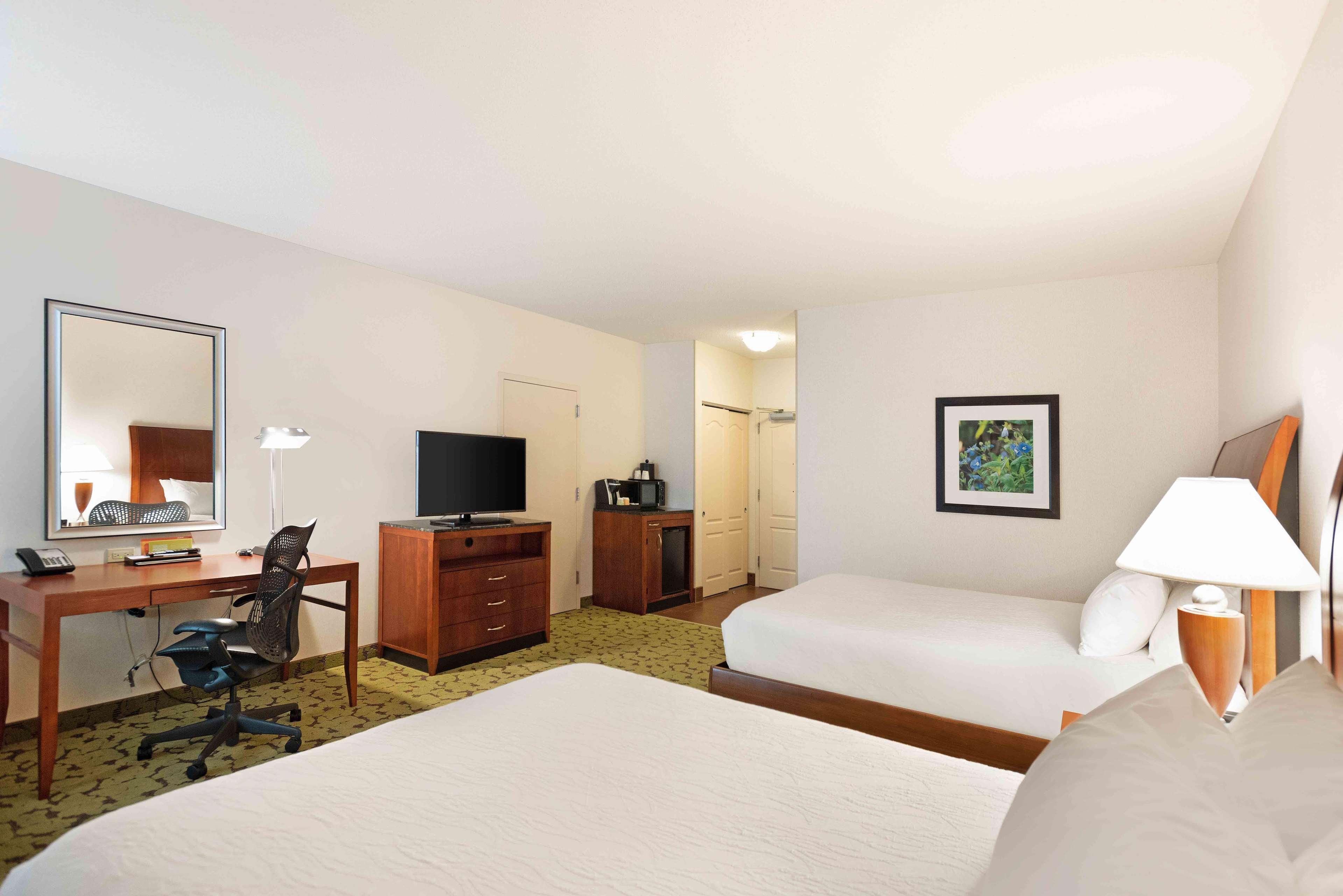 Hilton Garden Inn Bloomington Exteriör bild