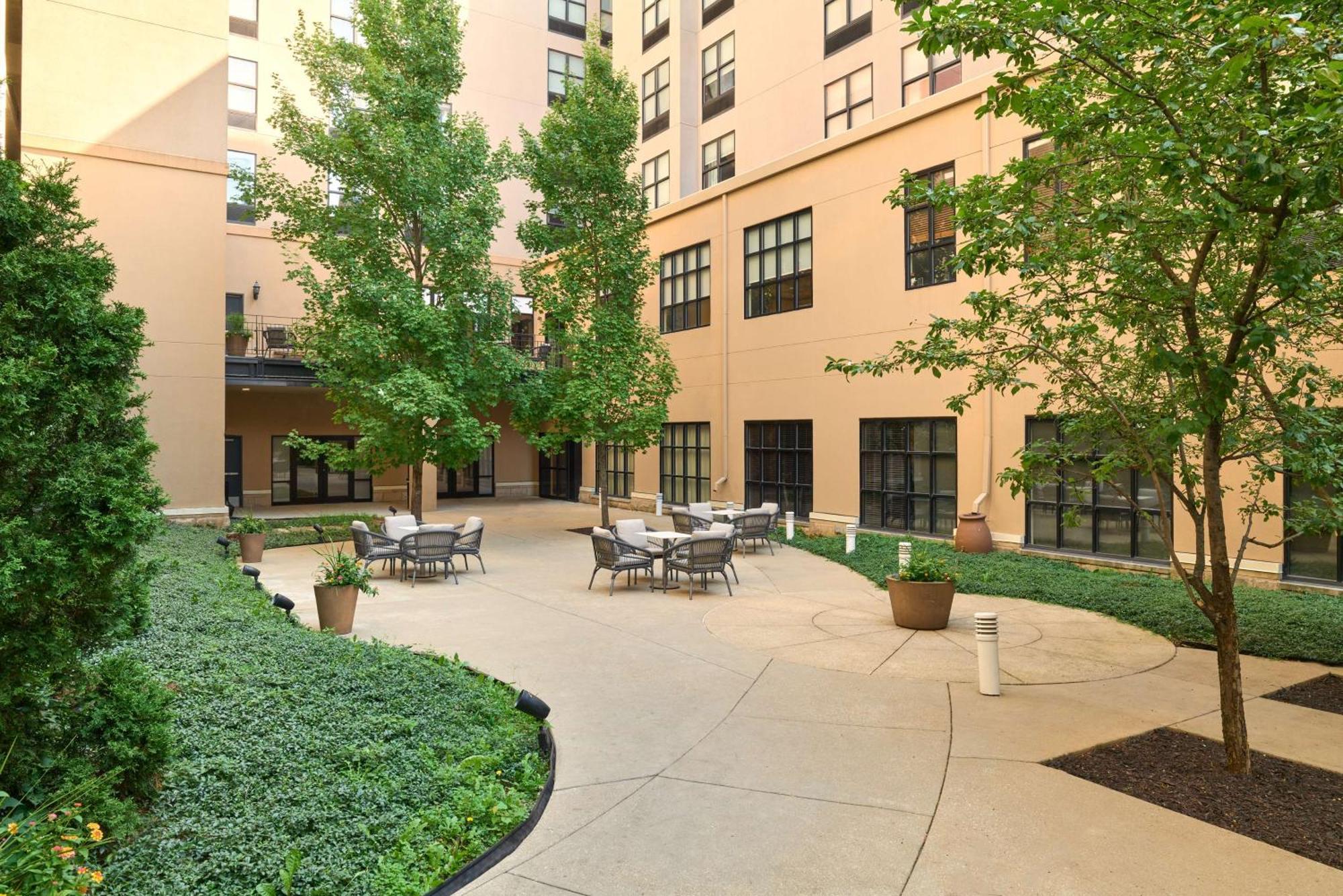 Hilton Garden Inn Bloomington Exteriör bild