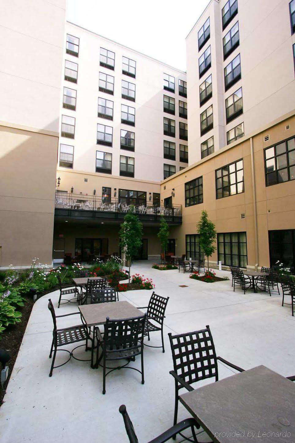 Hilton Garden Inn Bloomington Exteriör bild